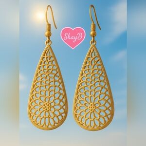 Rose Gold Teardrop Earrings